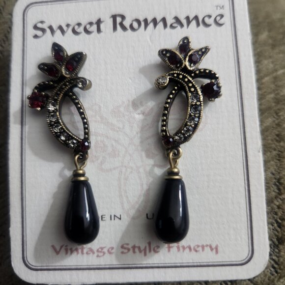 Sweet Romance Art Deco Dangle Earrings Elegant Style Red, Black and Crystal New - Picture 3 of 10